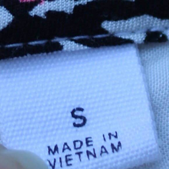 GAP White Black Floral Tie Neck Ruffle Front Rayon Top Sz SMALL - Picture 7 of 8